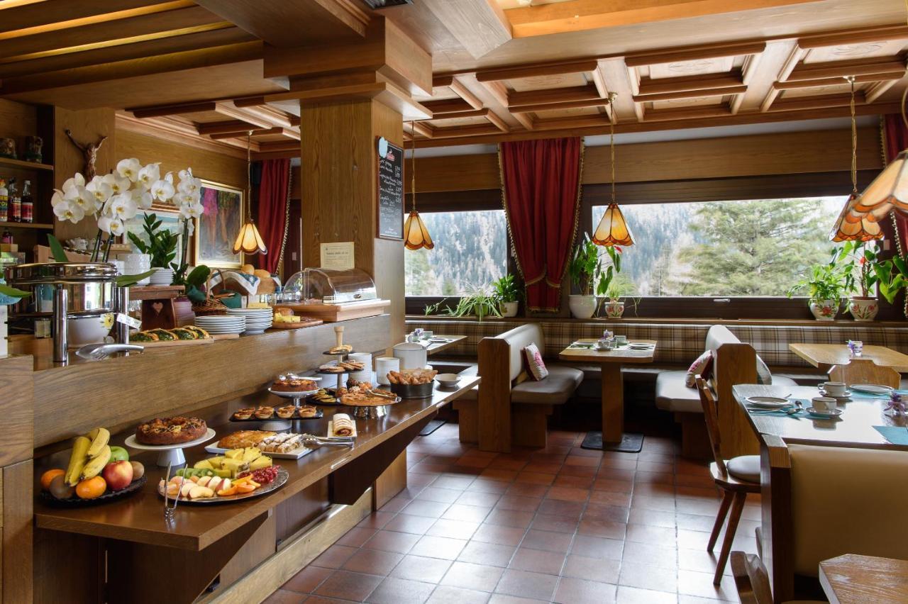 Hotel Garni Roberta Malga Ciapela Ngoại thất bức ảnh