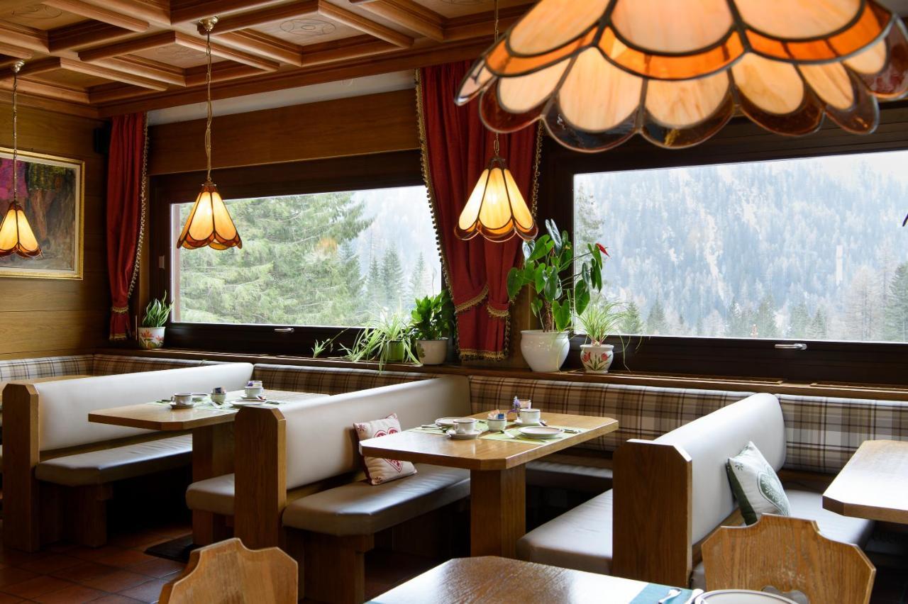 Hotel Garni Roberta Malga Ciapela Ngoại thất bức ảnh